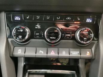 Skoda Karoq 1.5 TSI ACT SE L DSG (150 ps) - SMARTLINK - REVERSE CAM - NAV