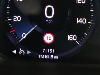 Volvo XC40 1.5h T4 Recharge 10.7kWh Plus Plug-in (211 ps) - CARPLAY - KEYLE