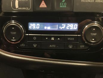 Mitsubishi Outlander 2.0h 12kWh 5h Plug-in CVT 4WD (200 ps) - 360 CAM - LED - REVERSE