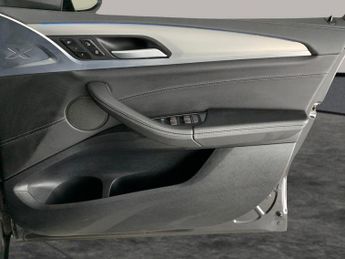 BMW iX3 80kWh Premier Edition (286 ps) - DRIVING ASSISTANT - PARK ASSIST