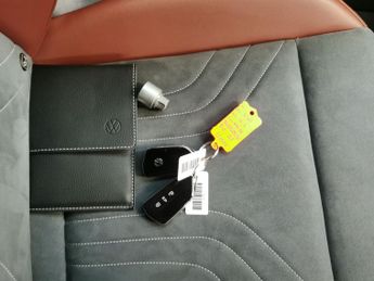 Volkswagen ID.4 Pro Performance 77kWh 1ST Edition (204 ps) - PARK ASSIST - LED