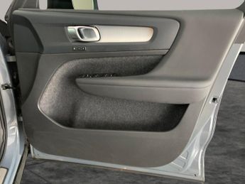 Volvo XC40 1.5h T4 Recharge 10.7kWh Plus Plug-in (211 ps) - CARPLAY - KEYLE