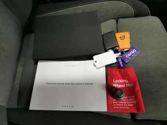 Volvo XC40 1.5h T4 Recharge 10.7kWh Plus Plug-in (211 ps) - CARPLAY - KEYLE