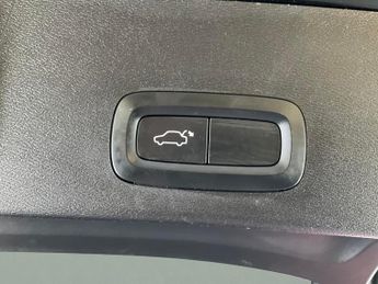 Volvo XC40 Recharge 69kWh Core (231 ps) - PARK ASSIST - LED - NAV