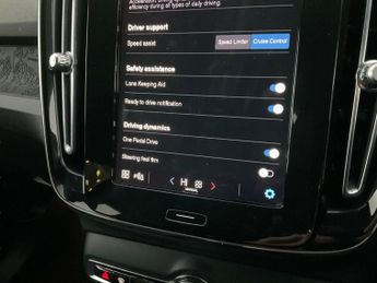 Volvo XC40 Recharge 69kWh Core (231 ps) - PARK ASSIST - LED - NAV