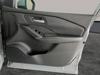 Nissan Qashqai 1.3 DiG-T MH 158 N-Connecta [Glass Rf] Xtronic - REVERSE CAM - N