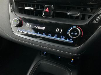 Suzuki Swace 1.8h SZ5 CVT (122 ps) - HEATED SEATS - HEATED STEERING - LANE DE