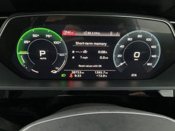 Audi e-tron 50 Technik quattro 71.2kWh (11kW Charger) (313 ps) - KEYLESS ENT