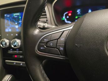 Renault Megane 1.5 Blue dCi Iconic Sport Tourer EDC (115 ps) - CRUISE - DRIVING