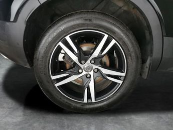 Volvo XC40 2.0 D4 R-Design AWD (190 ps) - PARK ASSIST - LED - LANE DEPARTUR