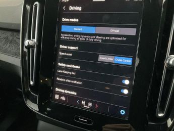 Volvo XC40 Recharge 69kWh Core (231 ps) - PARK ASSIST - LED - NAV