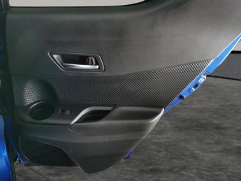 Toyota C-HR 1.8 VVT-h Dynamic CVT (122 ps) - NAV - HEATED SEATS - LANE DEPAR