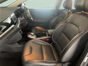 Kia Niro 64kWh 4 (201 bhp) - REVERSE CAM - NAV - HEATED LEATHER
