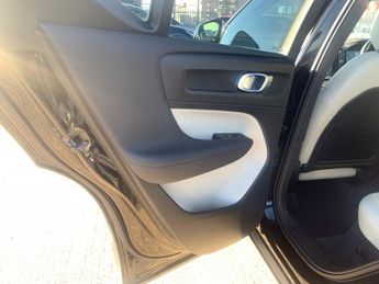 Volvo XC40 1.5h T5 Twin Engine Recharge 10.7kWh Inscription Plug-in (262 ps