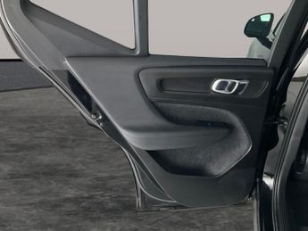 Volvo XC40 Recharge 69kWh Core (231 ps) - PARK ASSIST - LED - NAV