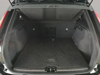 Volvo XC40 2.0 D4 R-Design AWD (190 ps) - PARK ASSIST - LED - LANE DEPARTUR