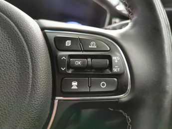 Kia Niro 64kWh 4 (201 bhp) - REVERSE CAM - NAV - HEATED LEATHER
