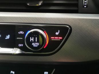 Audi A4 Avant 2.0 TDI 40 Sport Edition S Tronic quattro (204 ps) - HEATED LEAT