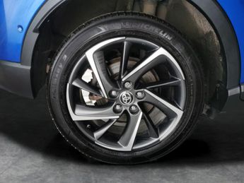 Toyota C-HR 1.8 VVT-h Dynamic CVT (122 ps) - NAV - HEATED SEATS - LANE DEPAR