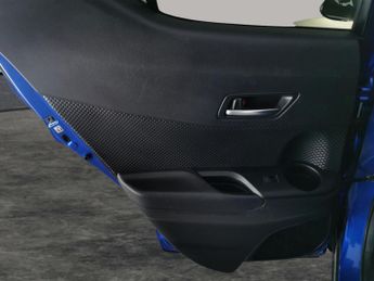 Toyota C-HR 1.8 VVT-h Dynamic CVT (122 ps) - NAV - HEATED SEATS - LANE DEPAR