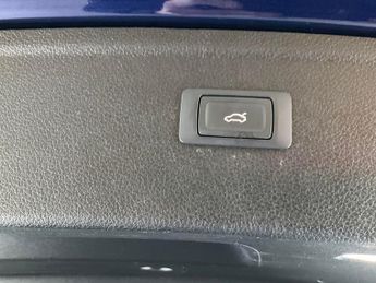 Audi Q5 2.0 TFSIe 50 S line Plug-in S Tronic quattro 17.9kWh (299 ps) - 