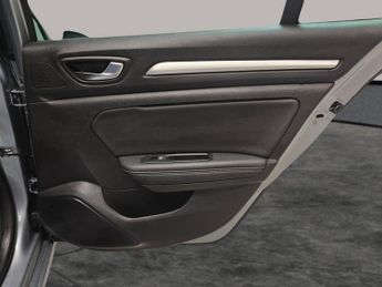 Renault Megane 1.5 Blue dCi Iconic Sport Tourer EDC (115 ps) - CRUISE - DRIVING