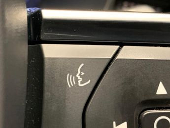 Volvo XC40 2.0 D4 R-Design AWD (190 ps) - PARK ASSIST - LED - LANE DEPARTUR