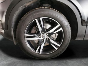 Volvo XC40 2.0 D4 R-Design AWD (190 ps) - PARK ASSIST - LED - LANE DEPARTUR