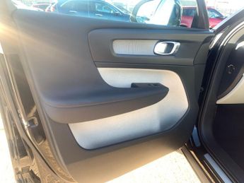 Volvo XC40 1.5h T5 Twin Engine Recharge 10.7kWh Inscription Plug-in (262 ps