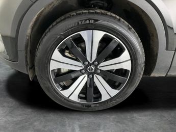 Volvo XC40 Recharge 69kWh Core (231 ps) - PARK ASSIST - LED - NAV