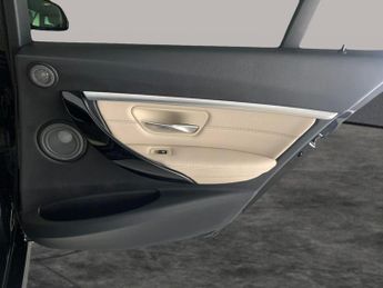 BMW 3 Series 2.0 320d M Sport Shadow Edition Touring (190 ps) - BLUETOOTH