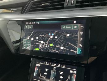 Audi e-tron 50 Technik quattro 71.2kWh (11kW Charger) (313 ps) - KEYLESS ENT