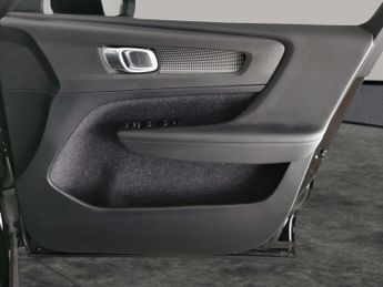 Volvo XC40 2.0 D4 R-Design AWD (190 ps) - PARK ASSIST - LED - LANE DEPARTUR