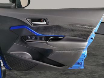 Toyota C-HR 1.8 VVT-h Dynamic CVT (122 ps) - NAV - HEATED SEATS - LANE DEPAR