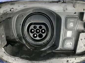 Audi Q5 2.0 TFSIe 50 S line Plug-in S Tronic quattro 17.9kWh (299 ps) - 