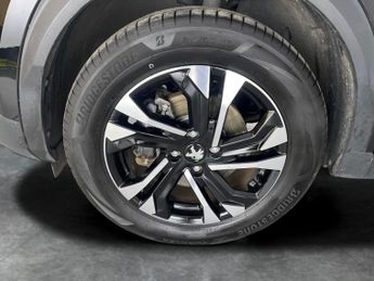 Peugeot E-2008 50kWh Allure Premium (136 ps) - LED - REVERSE CAM - NAV