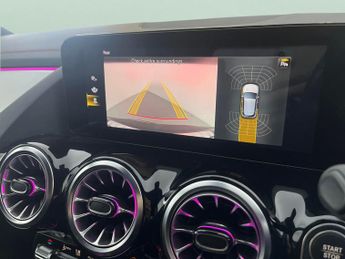 Mercedes-Benz EQA EQA 250 66.5kWh AMG Line (190 ps) - HEATED SEATS - NAV - ADAPTIV