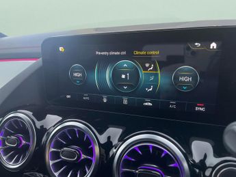 Mercedes-Benz EQA EQA 250 66.5kWh AMG Line (190 ps) - HEATED SEATS - NAV - ADAPTIV