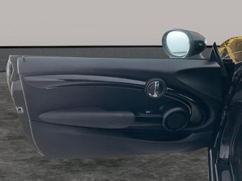 Mini Electric Hatch Cooper SE 32.6kWh Level 2 (184 ps) - INTERIOR LIGHT PACK - NAVIG