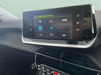 Peugeot E-2008 50kWh Allure Premium (136 ps) - BLUETOOTH - CRUISE - DRIVING MOD