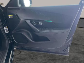 Peugeot E-2008 50kWh Allure Premium (136 ps) - LED - REVERSE CAM - NAV