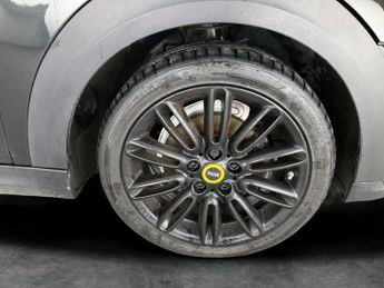 Mini Electric Hatch Cooper SE 32.6kWh Level 2 (184 ps) - INTERIOR LIGHT PACK - NAVIG