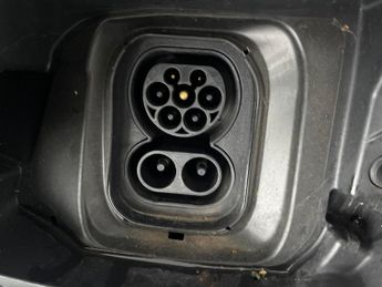 Peugeot E-2008 50kWh Allure Premium (136 ps) - BLUETOOTH - CRUISE - DRIVING MOD