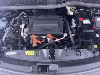 Peugeot E-2008 50kWh Allure Premium (136 ps) - BLUETOOTH - CRUISE - DRIVING MOD