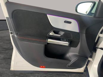 Mercedes-Benz EQA EQA 250+ 70.5kWh AMG Line (190 ps) - NAV - MIRROR PACKAGE - COMF