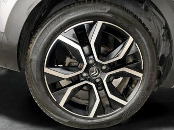 Citroen e-C4 50kWh Shine (136 ps) - REVERSE CAM - HEATED STEERING - BLIND SPO