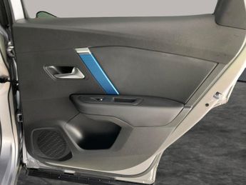 Citroen e-C4 50kWh Shine (136 ps) - REVERSE CAM - HEATED STEERING - BLIND SPO