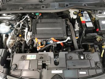 Citroen e-C4 50kWh Shine (136 ps) - REVERSE CAM - HEATED STEERING - BLIND SPO