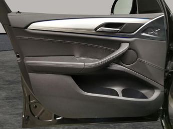 BMW iX3 80kWh Premier Edition (286 ps) - LEATHER - HEATED SEATS