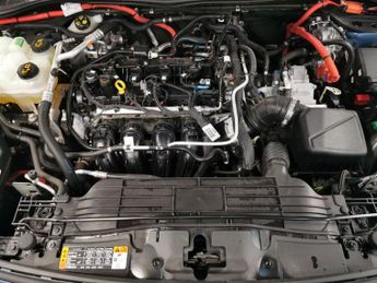 Ford Kuga 2.5 Duratec 14.4kWh Vignale Plug-in CVT (225 ps) - REVERSE CAM -